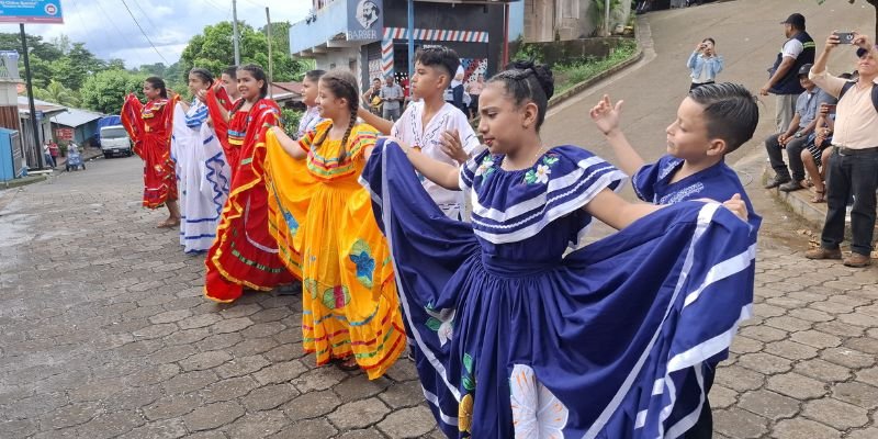 Jóvenes y adultos de Paiwas celebran el éxito de su Centro Tecnológico: “Un año de oportunidades”