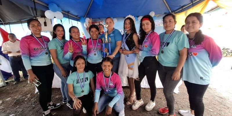 Jóvenes y adultos de Paiwas celebran el éxito de su Centro Tecnológico: “Un año de oportunidades”