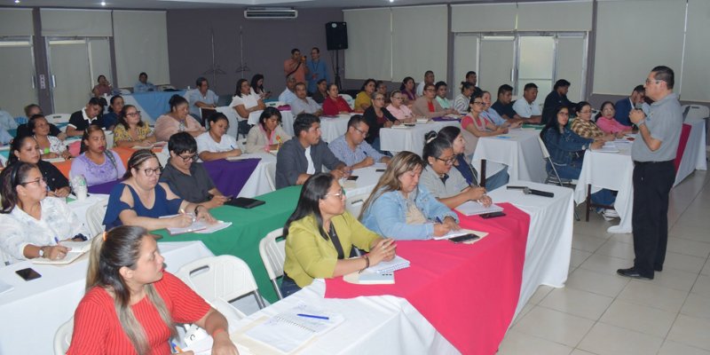 Programa de formación para más de dos mil maestros de educación de jóvenes y adultos