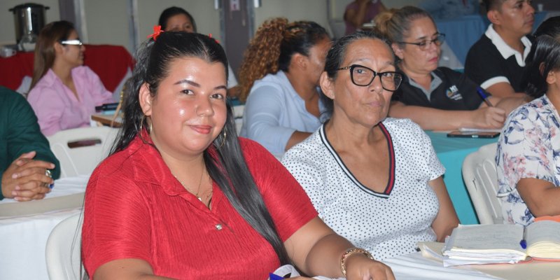 Programa de formación para más de dos mil maestros de educación de jóvenes y adultos