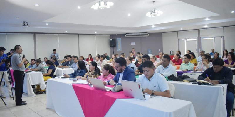 Programa de formación para más de dos mil maestros de educación de jóvenes y adultos