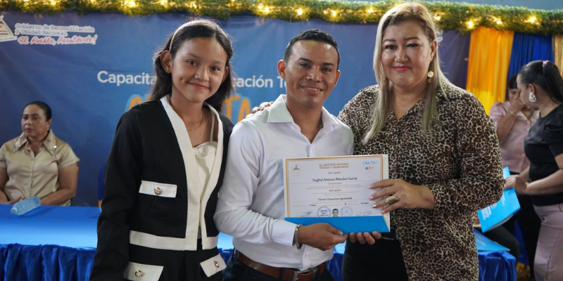 Graduación de Técnicos Agropecuarios en el Centro Tecnológico El Rama
