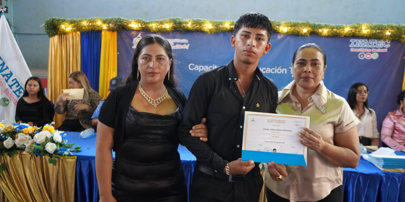 Graduación de Técnicos Agropecuarios en el Centro Tecnológico El Rama