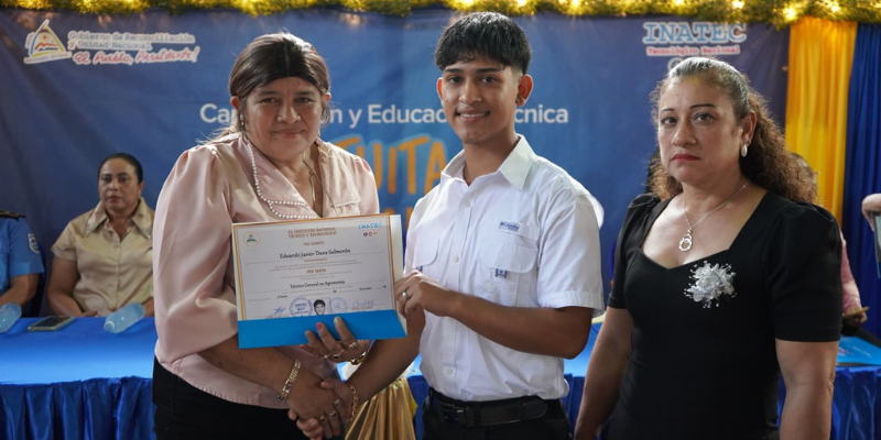 Graduación de Técnicos Agropecuarios en el Centro Tecnológico El Rama