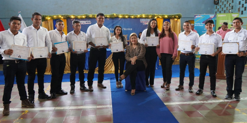 Graduación de Técnicos Agropecuarios en el Centro Tecnológico El Rama