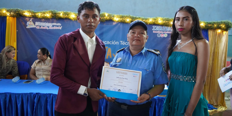 Graduación de Técnicos Agropecuarios en el Centro Tecnológico El Rama