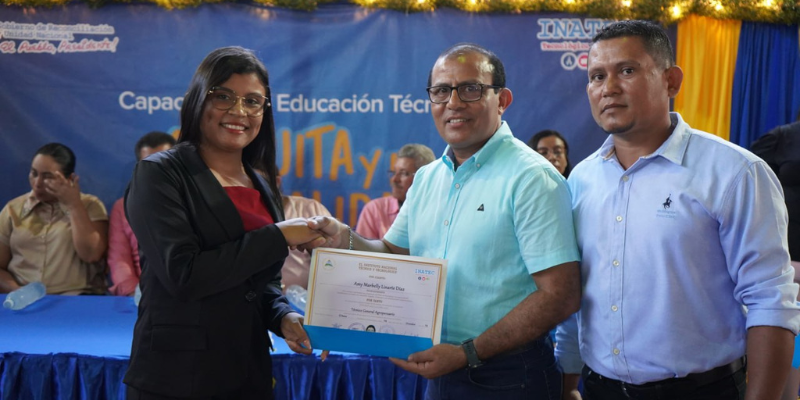 Graduación de Técnicos Agropecuarios en el Centro Tecnológico El Rama