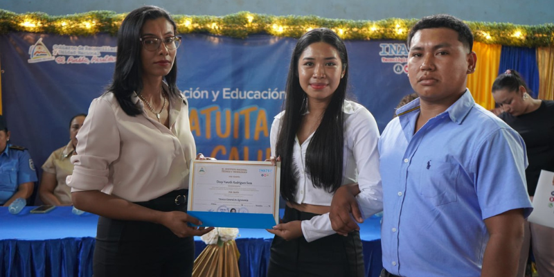 Graduación de Técnicos Agropecuarios en el Centro Tecnológico El Rama
