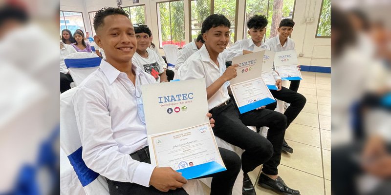 Celebran el éxito de 52 nuevos  Técnicos Profesionales en Chinandega