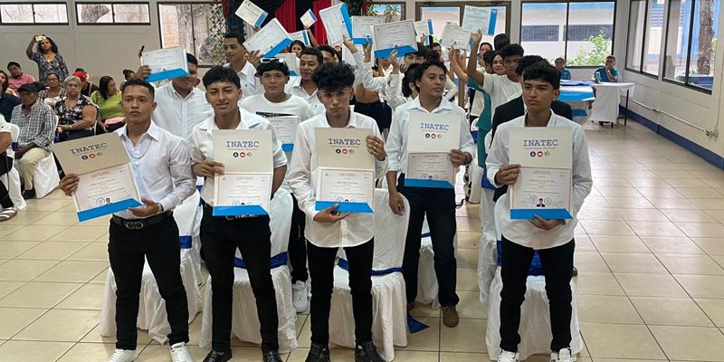 Celebran el éxito de 52 nuevos  Técnicos Profesionales en Chinandega