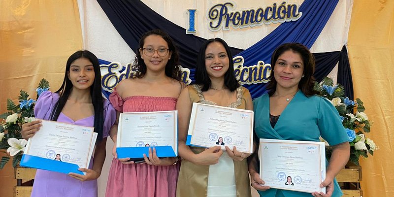 Celebran el éxito de 52 nuevos  Técnicos Profesionales en Chinandega