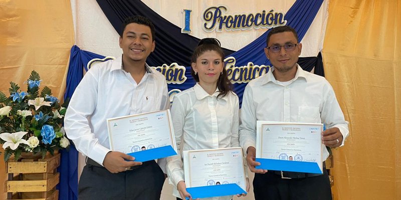 Celebran el éxito de 52 nuevos  Técnicos Profesionales en Chinandega