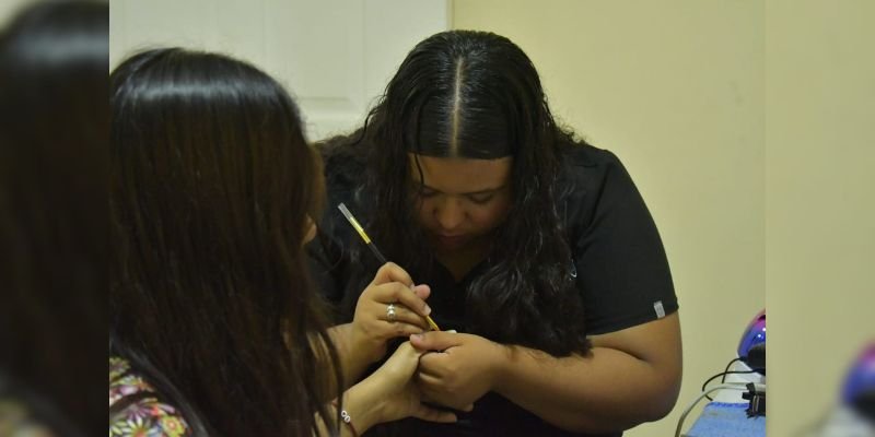 Familias de Tipitapa demuestran talento y prosperidad a través de las Escuelas Municipales de Oficio