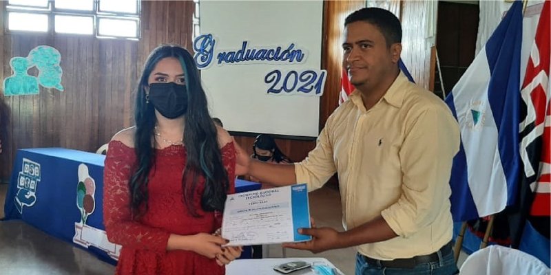 Protagonistas de Jinotega reciben certificados de culminación de los Cursos Libres y Modulares