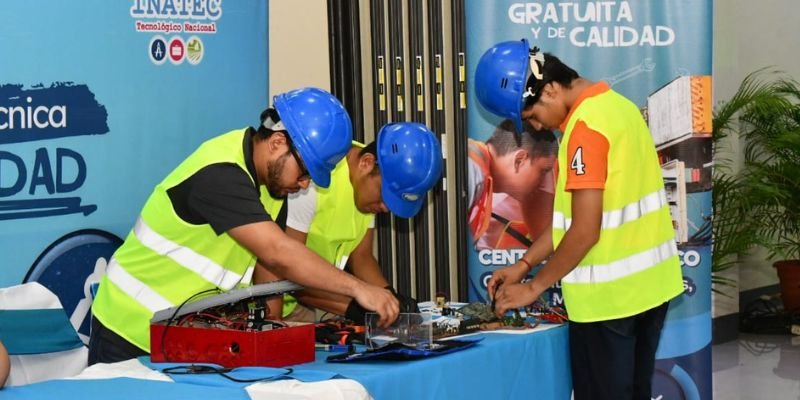 Celebran el Segundo Festival Nacional de  Talento Bilingües de la Educación Técnica