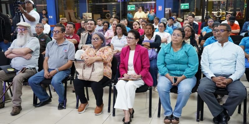 Sistema Educativo Nacional celebra foro en conmemoración del 46 aniversario del Inicio de la Gran Cruzada Nacional de Alfabetización