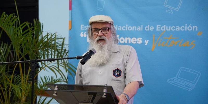 Sistema Educativo Nacional celebra foro en conmemoración del 46 aniversario del Inicio de la Gran Cruzada Nacional de Alfabetización