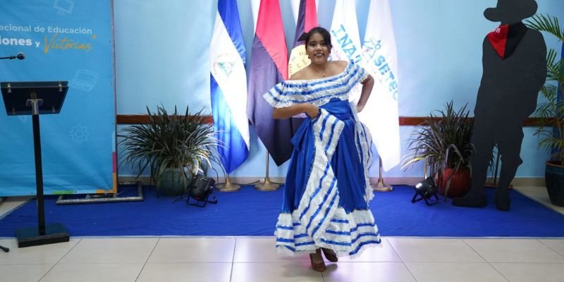 Sistema Educativo Nacional celebra foro en conmemoración del 46 aniversario del Inicio de la Gran Cruzada Nacional de Alfabetización