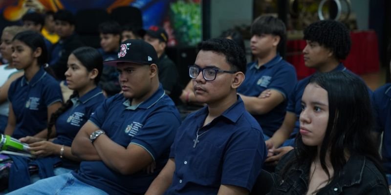 Sistema Educativo Nacional celebra foro en conmemoración del 46 aniversario del Inicio de la Gran Cruzada Nacional de Alfabetización