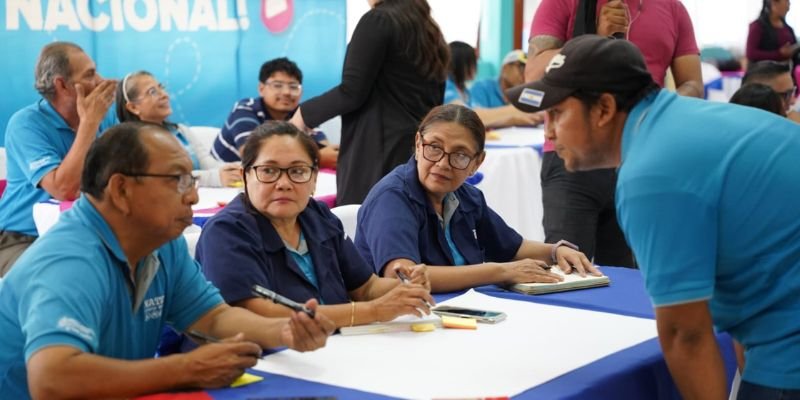 Más de 3,000 Maestros Técnicos participan del Taller de Generación de Ideas Innovadoras en saludo Abril Victorioso