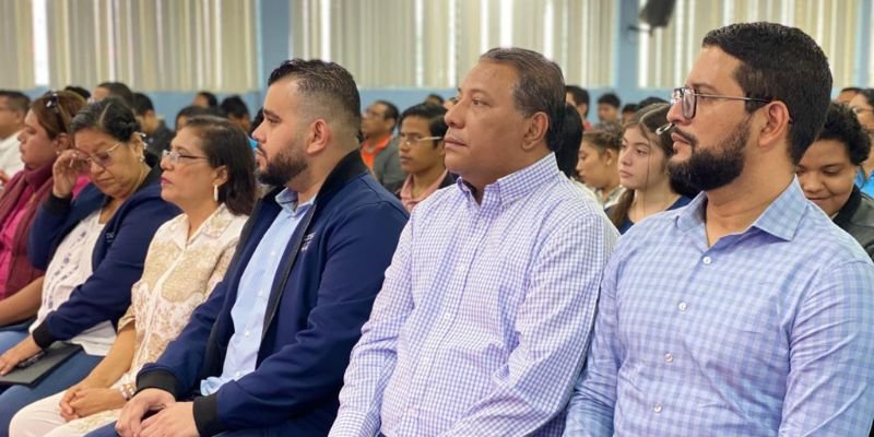 Primer Catálogo de Herramientas de Inteligencia Artificial para Maestros y Maestras