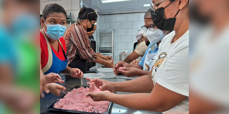 Taller de Sabores y Colores Nicas Centro Tecnológico de Hotelería y Turismo Nelly Flor de Pino en Managua